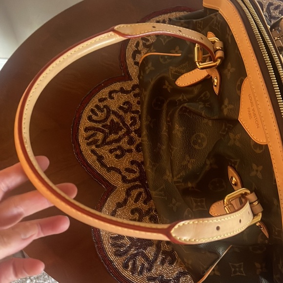 LOUIS VUITTON TIVOLI GM BAG
AUTHENTIC - Picture 8 of 15